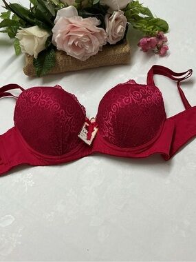 Women’s Lace Push-Up Bra - Deep Red